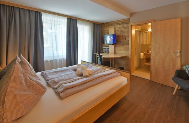 Familienzimmer Bergblick - Pension Linder