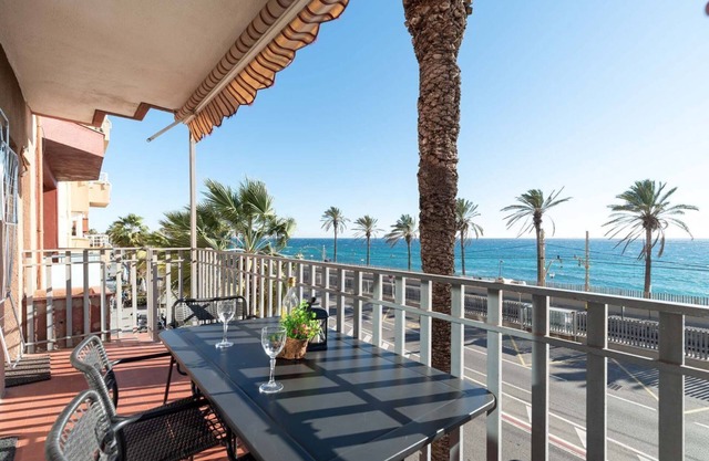 Family Apartment Vistamar Beach