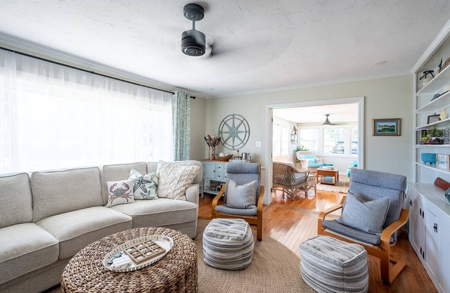 Family Beach House in Onset - walk to beaches