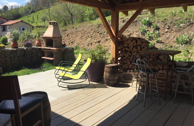 Family chalet in a secluded hamlet 35 minutes from Super-Besse