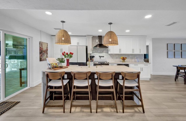 Family Escape in Fort Myers with Pool – Near Downtown and Beaches