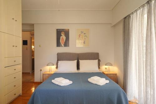 Family Flat for 4 next to the Flisvos Marina