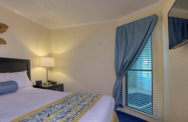 Family-Friendly 1BR Condo w/Beach Access