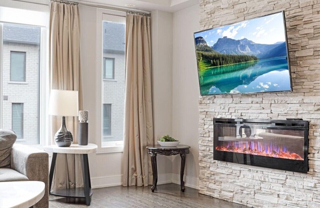 Family-Friendly 3BR Mississauga Home w/Parking