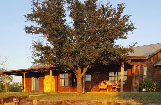 Family Friendly Cabin On Acreage, Lots Of Space, Wildlife, Horses & Cattle