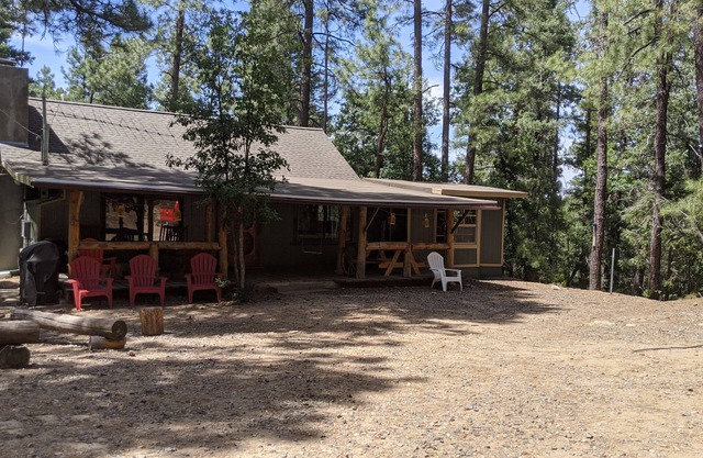 Family Friendly Cabin Near Lynx Lake