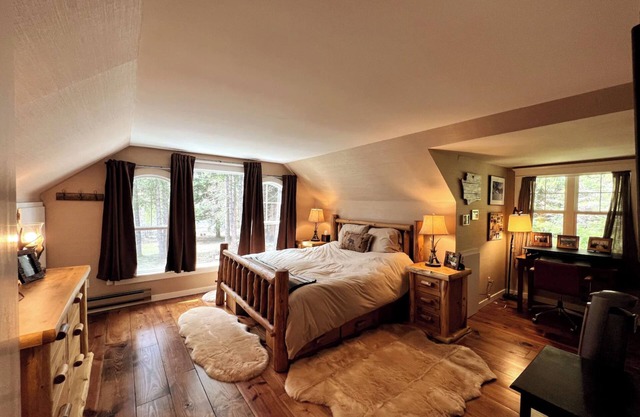 Family-friendly cabin along the White River 10 min to Crystal Mtn/ Mt. Rainer NP