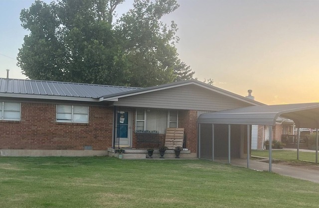Family Friendly, close to golf course.