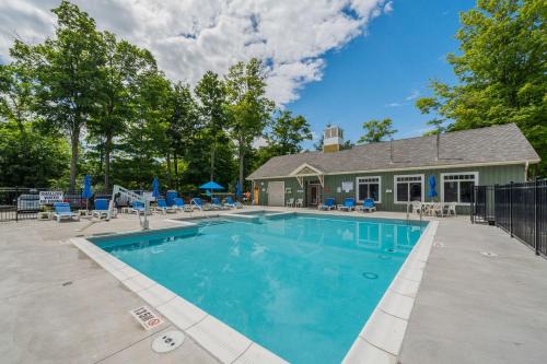 Family Friendly Cottage Community with Pool & Beach