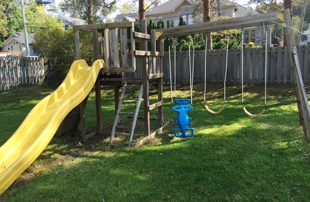Family-Friendly Cottage on Lake Simcoe with Private Shared Beach Access