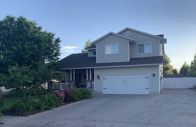 Family Friendly East Idaho Falls Home! 2 kings!