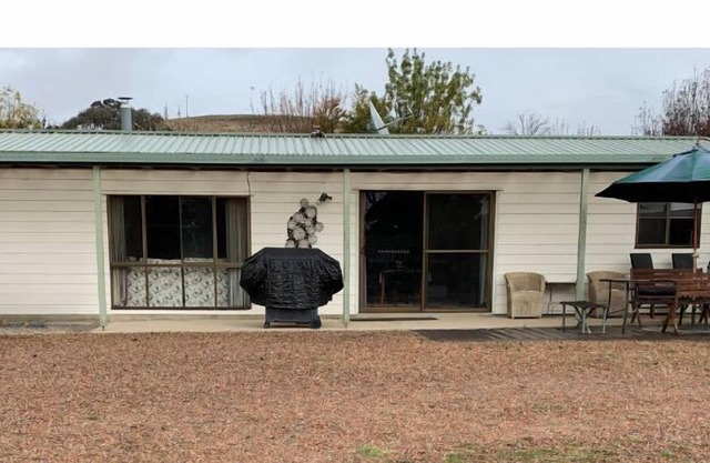 Family Friendly Farm-stay - Laurobel Cottage, Michelago NSW, Snowy Monaro Region