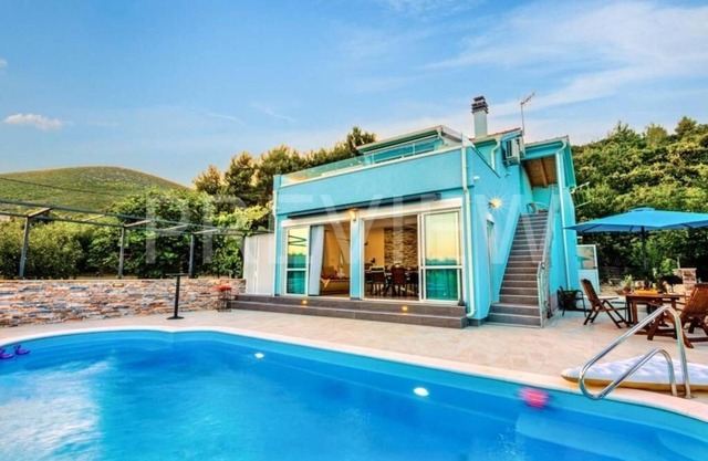 Family friendly house with a swimming pool Kaštel Novi, Kaštela (K-24698)