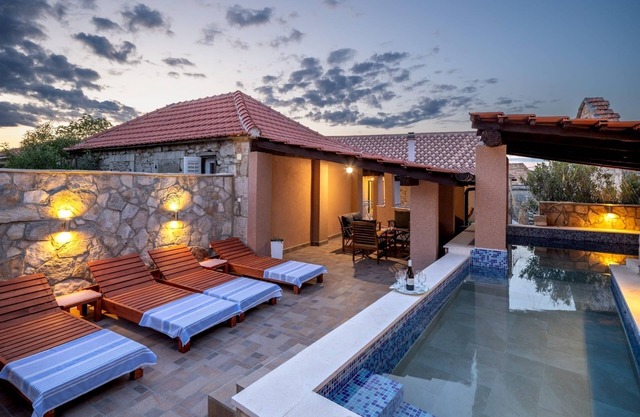 Family friendly house with a swimming pool Zastražišće, Hvar (K-23743)
