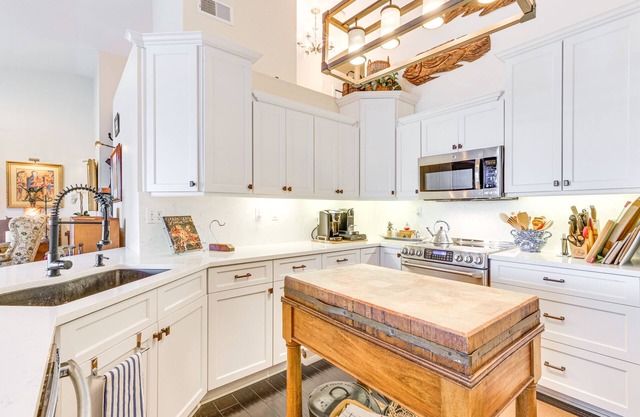 Family-Friendly Holiday Townhome with Boat Dock!
