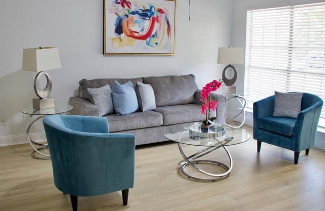 Family-Friendly Home at the Heart of DFW- close to all popular attrations!