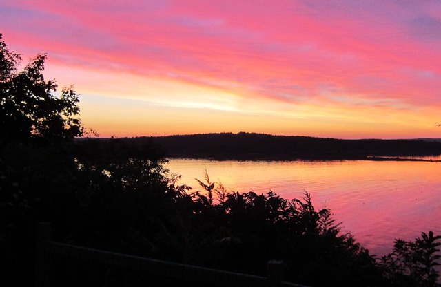 Family Friendly, On The Ocean, Close To Outlets, Fresh Seafood, & So Much More !