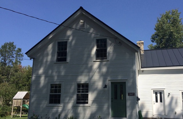 Family-Friendly Renovated Farmhouse near Middlebury College