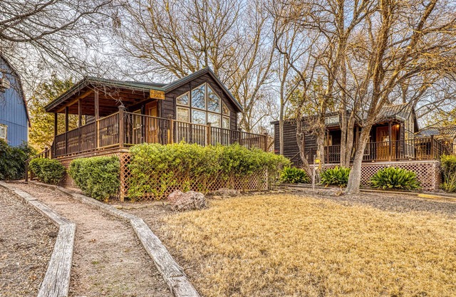 Family-friendly cabin at a working winery w/ shared hot tub, BBQ, & firepit!
