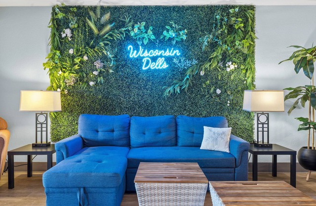 Family-Friendly Dells Stay Sleeps 8 + Jacuzzi