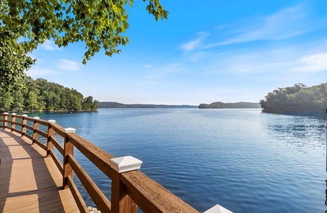 Family Fun at Lake Vibin' Lazy Days Osage Beach w/2 Pools, Playground, Games & Calm Water