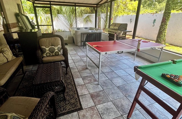 Family Fun😃King Bed🛏️Hot Tub♨️Games🕹️Ping Pong🏓& Much More