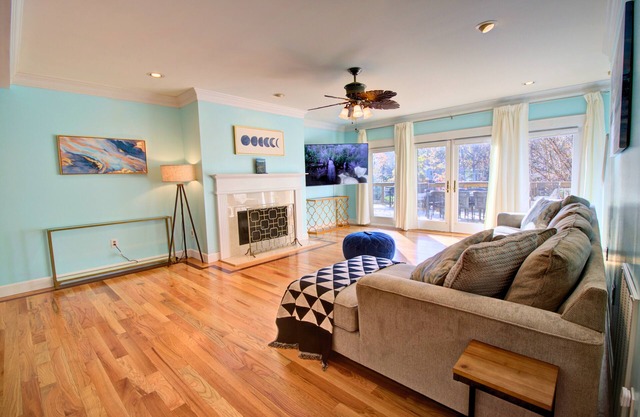 Family fun on Lake Norman with Kayaks Game Room Workspaces