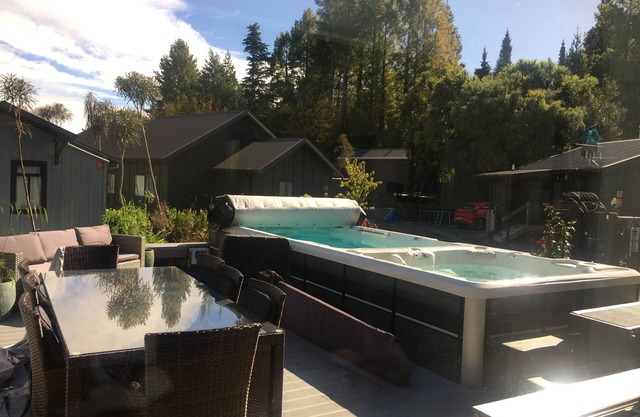 Family Fun Times nHeated pool, spa and playground