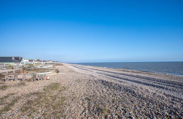 Family Haven by the Waves Direct Beach Access