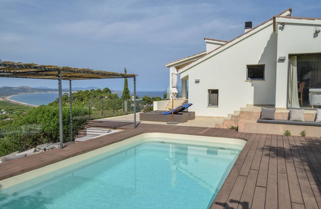 Family holidays in a bright and airy villa with extensive sea views and pool.
