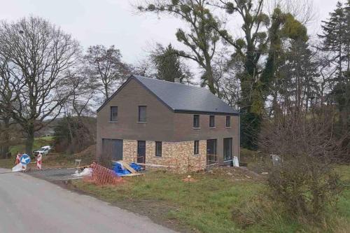 Family home à l'orée des bois
