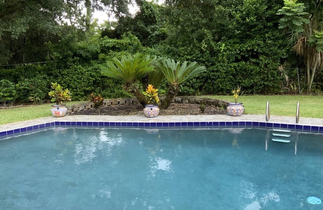 Family Home with a pool, close to Theme Parks