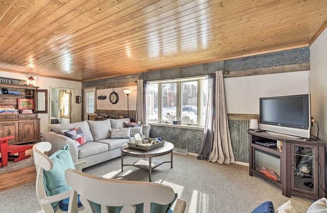 Family Home - Walk to Town & Balsam Lake!