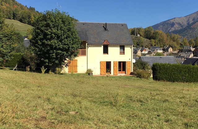 Family house near Lake Genos