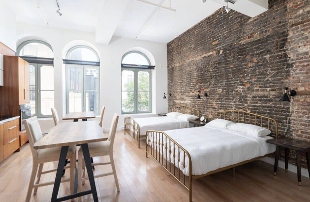 Family Loft right on Notre-Dame Street