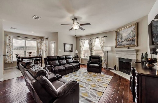 Family Own/Opp 4/4 Quiet Street Keller ISD