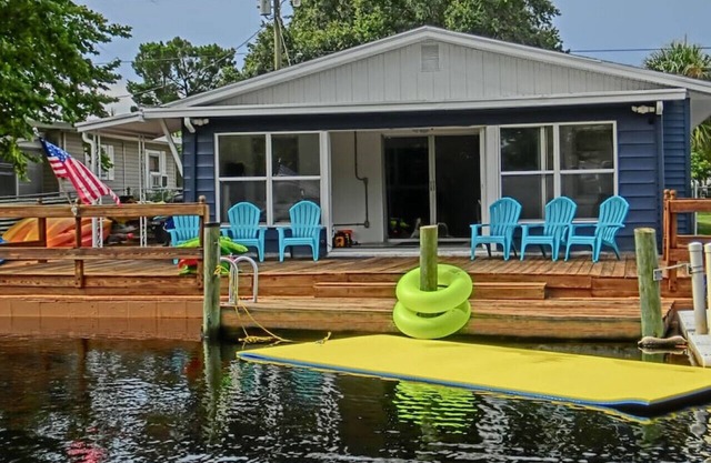 Family & Pet-Friendly River Escape w/Kayaks, Manatees & Outdoor Fun!