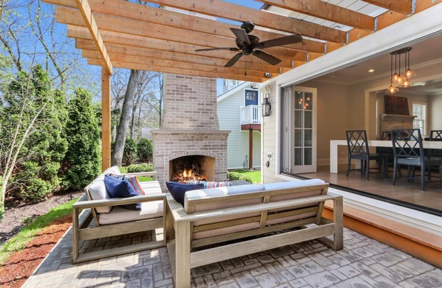 Family Retreat, 3BR each with Ensuite, Lakeside Community
