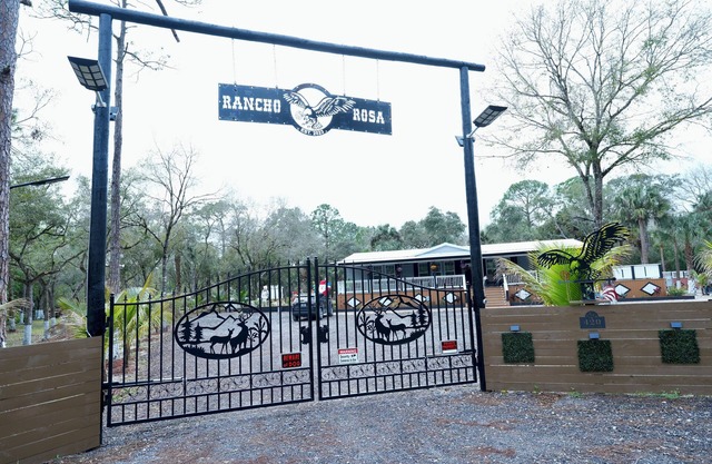 Family ranch with Jacuzzi, clewiston, okeechobee, labell, (bring your pet)