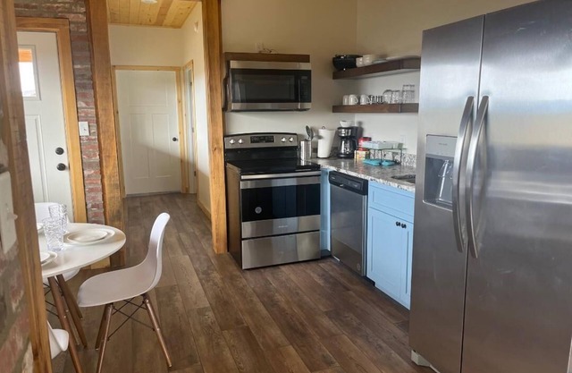 Family-sized cabin with a breathtaking view and firepit!