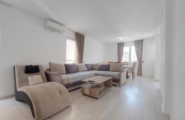 Family Three bedroom Apartment Brando
