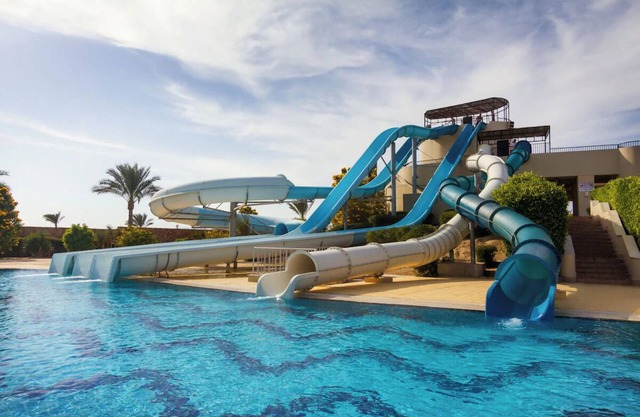 Family Time Redefined | 3 Sea-view Rooms w/Spa, Sports & Waterpark Access