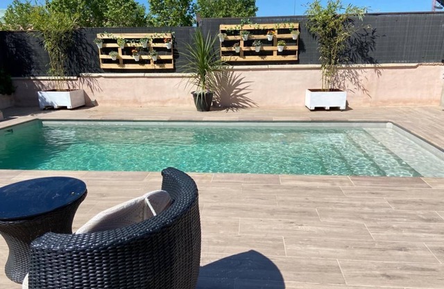 Fantástico Chalet con Piscina a las Afueras de Madrid Para Disfrutar en Verano