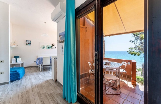 Fantastic Seaview Turquoise House