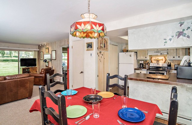 Fantastic 2 Bedroom Condo On Golf Course, Includes 2 Fishing Badges! Near Skiing
