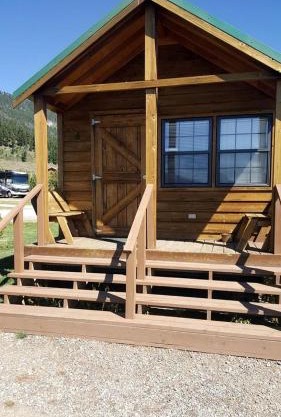 Fantastic Cabin with Fire Pit Close to West Yellowstone, Montana