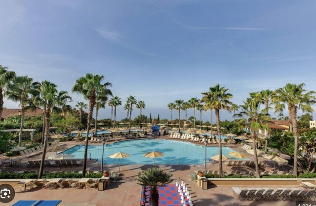 Fantastic CANewport Coast Villa, 2 blocks to ocean, pools, gym, etc!