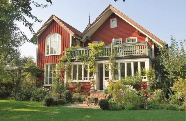 Fantastic living in an idyllic property