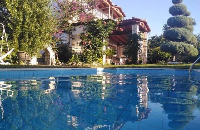 Fantastic Villa in a Dreamy Garden,15 Minutes From the Sandy Beach!