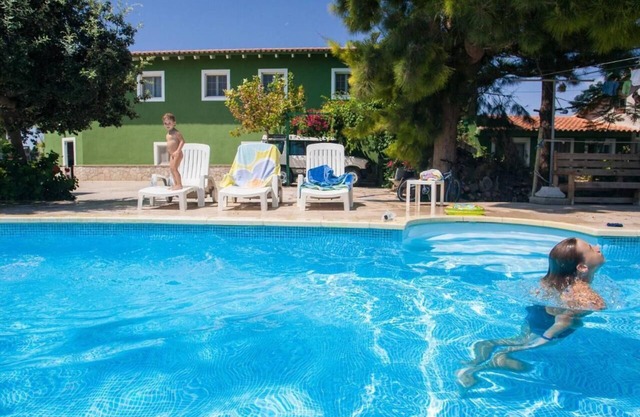 FANTASTICA VILLA+PISCINA PRIVADA, DELTA DEL EBRO. 11 personas.